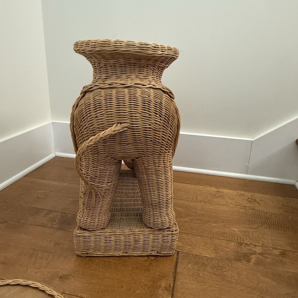 Vintage Wicker Elephant Accent Table Removable Tray Plant Stand Boho Rattan Deco - Picture 8 of 11